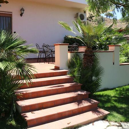 لاتْسّارو B&B La Piccola Oasi المظهر الخارجي الصورة