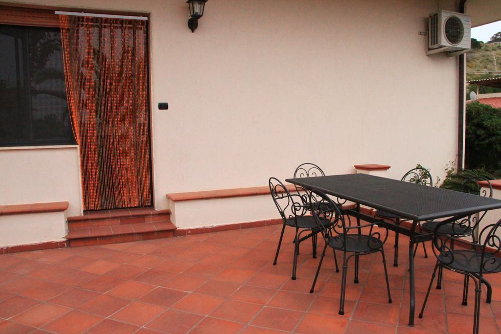 لاتْسّارو B&B La Piccola Oasi المظهر الخارجي الصورة