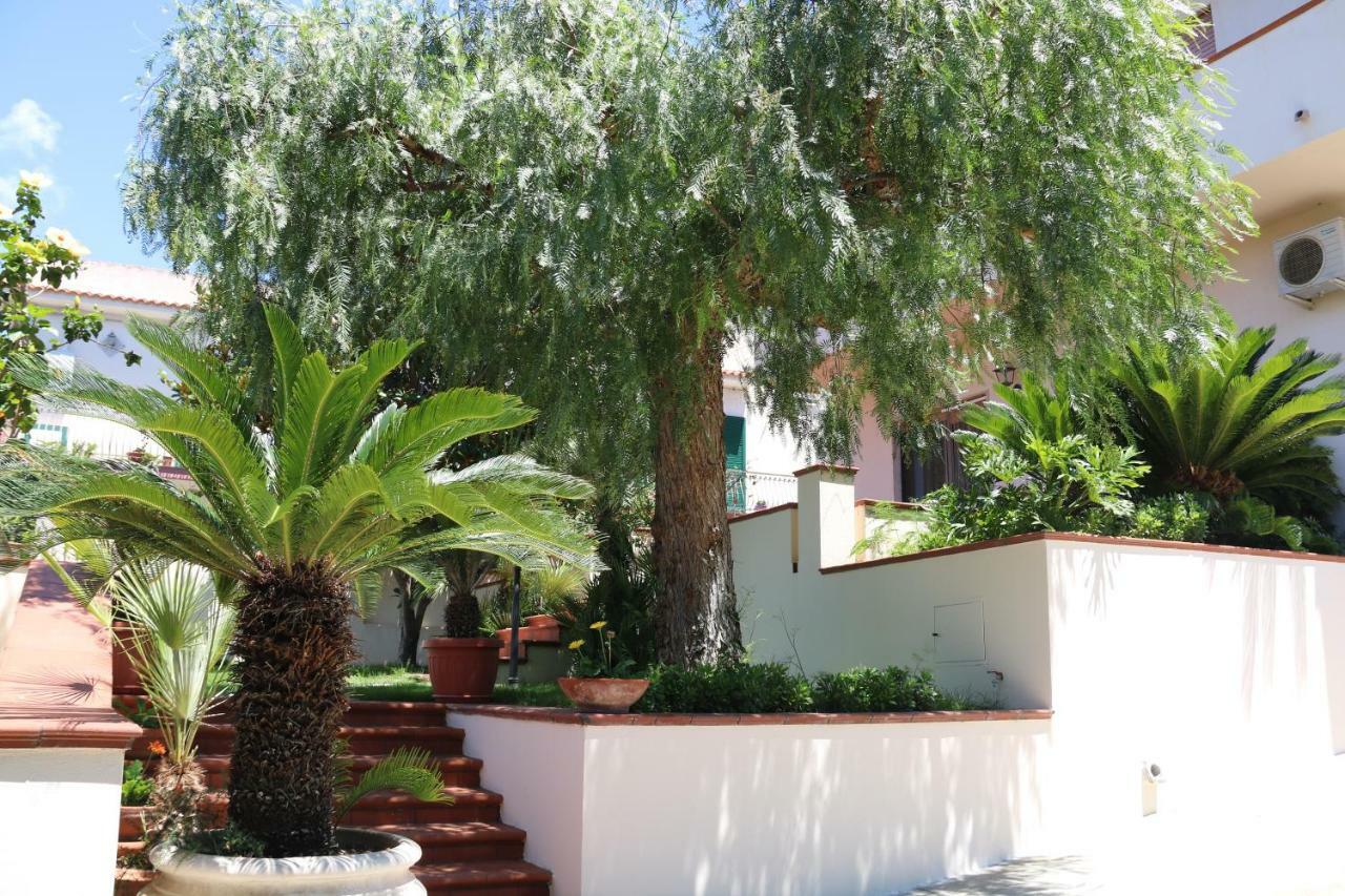 لاتْسّارو B&B La Piccola Oasi المظهر الخارجي الصورة