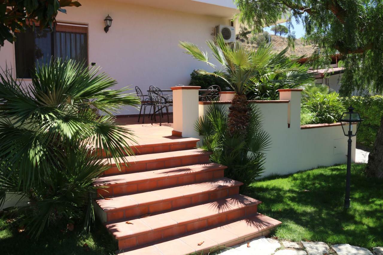 لاتْسّارو B&B La Piccola Oasi المظهر الخارجي الصورة